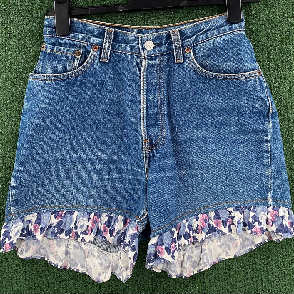 VTG 90’s Levi’s 17501 Jean Shorts W/ Floral Ruffles Women’s 25” Waist USA Made